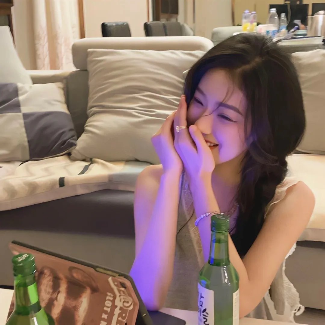 夭寿了她老公儿子是凤凰